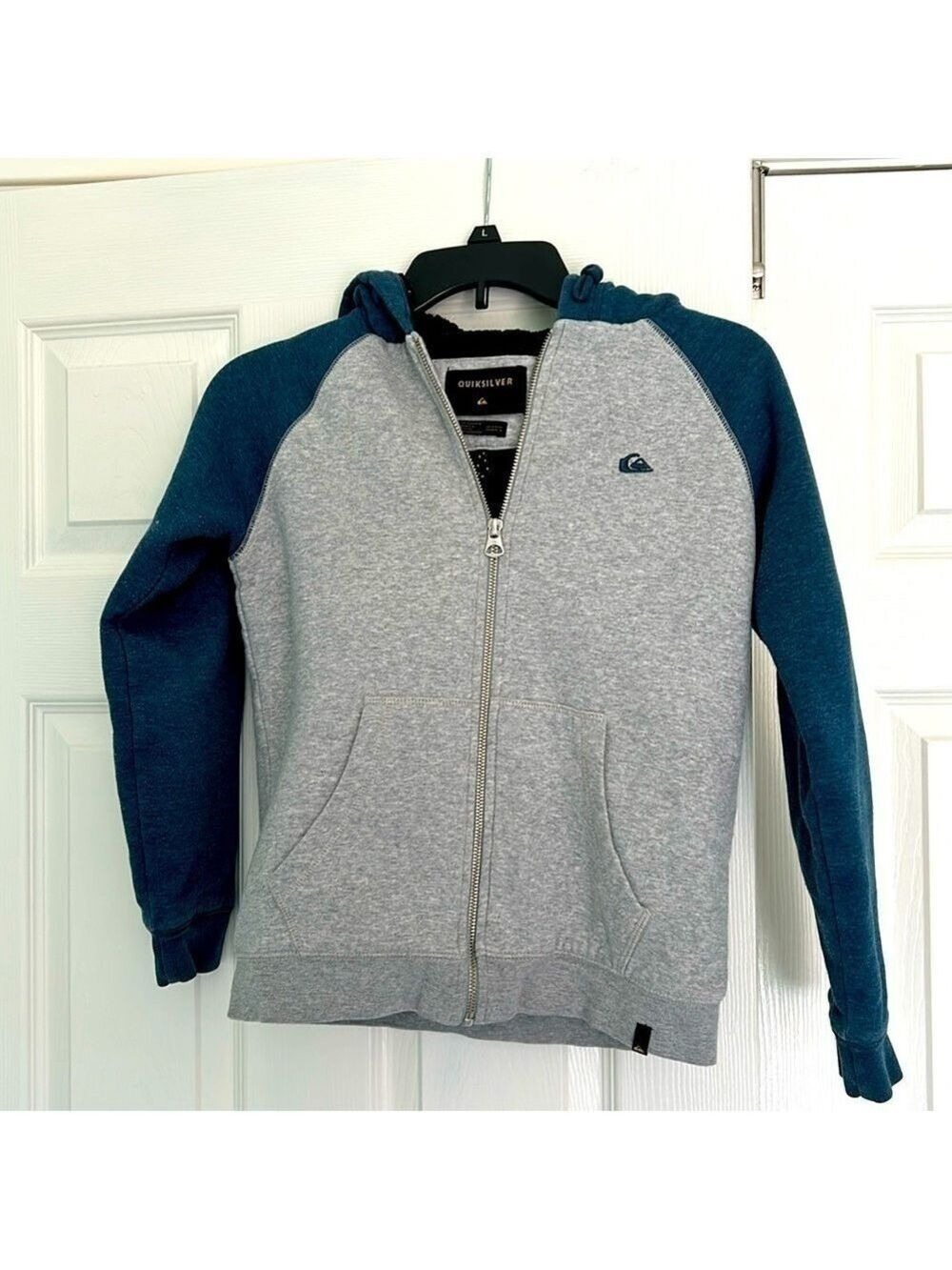 🔵Quicksilver Boys size Large zip up Sherpa hoodie